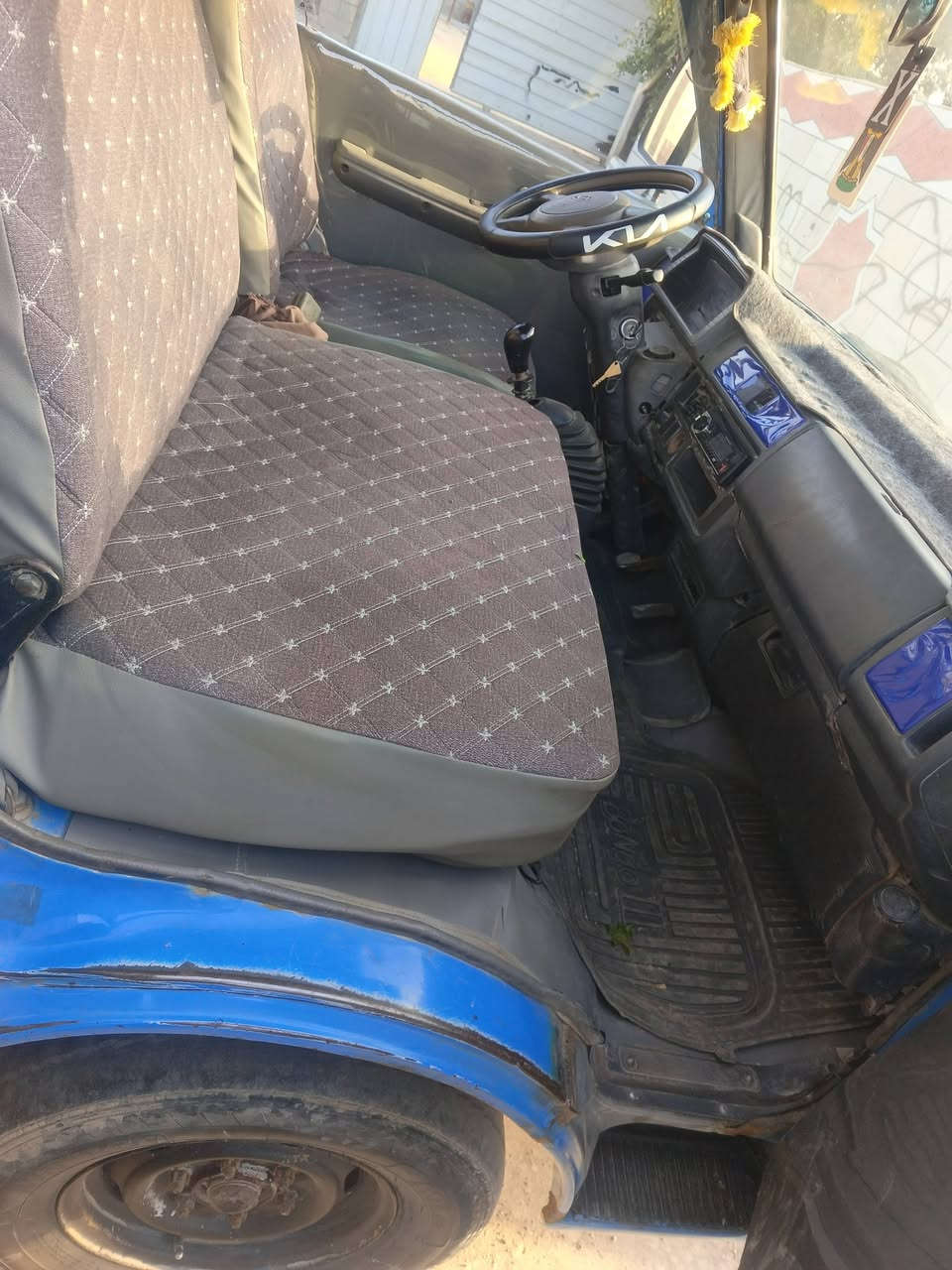 تفاصيل داخل الصوره
