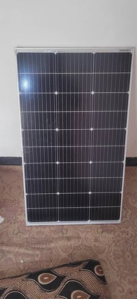 طاقة شمسية • ١٠٠ واط • مع التوصيل