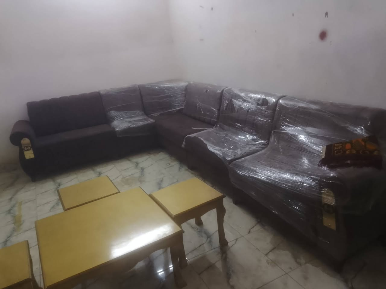 سلام عليكم جميع الاثاث المستخدم  ول جديد متوفر عنوانه تكريت القادسيه قطعه 500مجمع الطبي بسعار مناسبه جدن 
الاستفسار ***********
