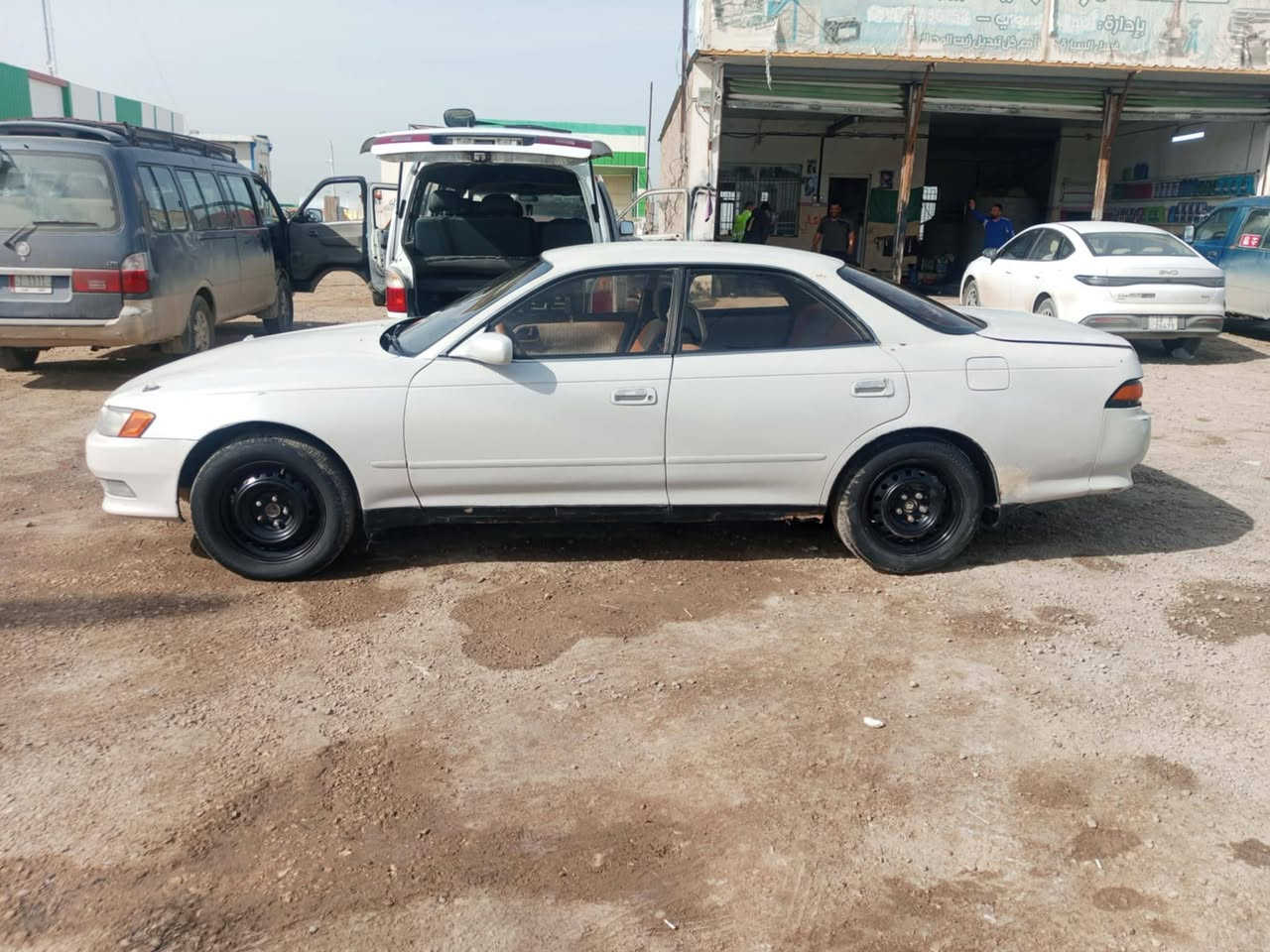 مارك نفخ موديل 95
تريد مداور تريد وكاله
سوينه ال 28 

تبريد ثلج 

بيه كصه جنطه 

رقم النجف 

تخم تاير جديد باتري جديد 

مكينه ونجي بيه بخار 

كير خير من الله 

كامره خلفيه+شاشه 

بطاين نضيف دواخل حلوه 

السعر ٣٨ وبيه مجال
مكان السياره النجف 
رقم الهاتف ***********
