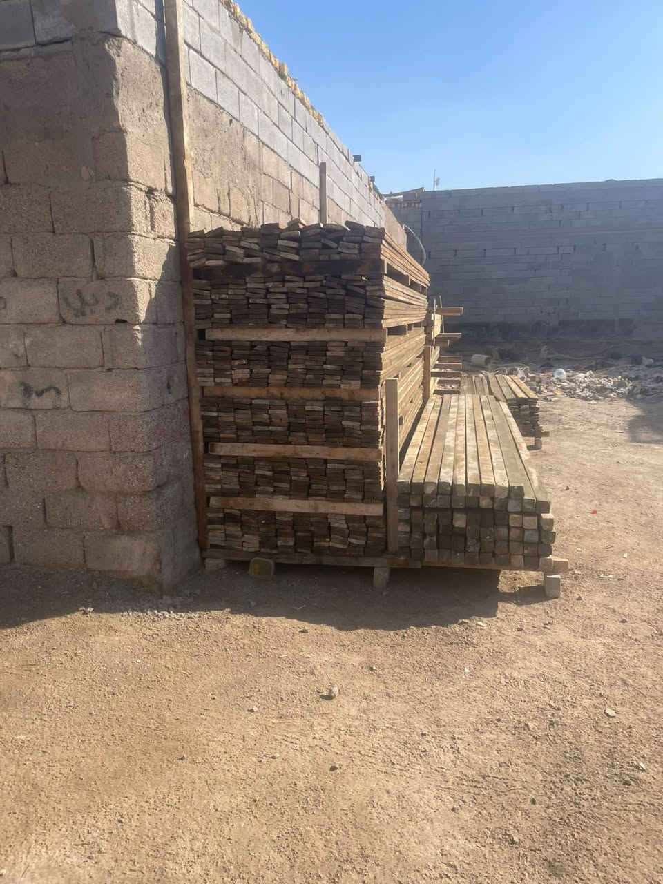 سلام عليكم قالب البيع
***********
لوح 4متر العدد مكعب ونص 
لوح 3متر العدد مكعب ونص 
سير 4متر العدد 1مكعب 
سير 3متر العدد 1مكعب 
للعنوان ابصراء ابو الخصيب 
نضافه 90بل 100

