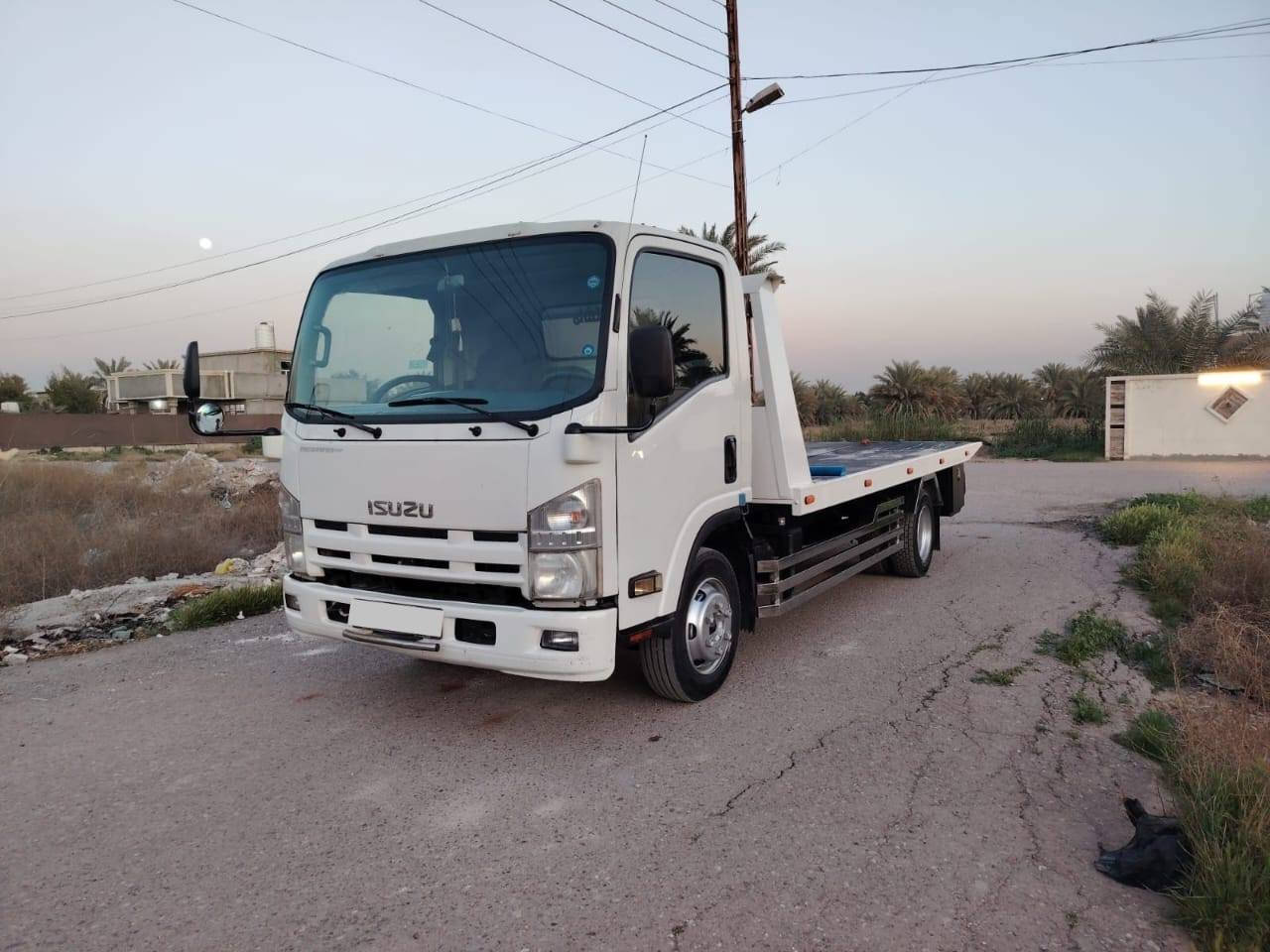 السلام عليكم ورحمة الله وبركاته للبيع ازوزا موديل 2012رقم سليمانيه انكليزي باسمي سنويه جديده تحويل مباشر كرين سطحي جاهزه من كلشي مكفوله من كلشي مسجله بل سنويه كرين سطحي محرك 115عادي بدون سوبر بدي تسكام حمال 3جكات طول 6الى ربع  عرض 220 للبيع اومراوس سياره صالون اخوان السياره كلش جديده واحلى من الصور وتجي وشوف بعينك وجاهزه حداده تخم تاير كير محرك تبريد للاتصال *********** مكانها بغداد
