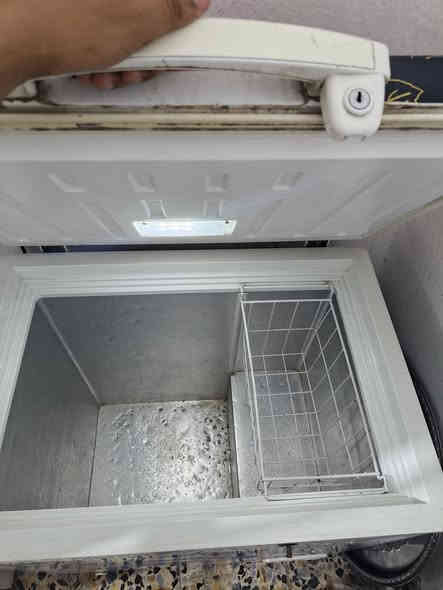 مجمده البيع شغلاه ما بيه شي بس تجميده قليق سعره ٧٥الف مكاني الحميديه ‏‪***********‬‏
