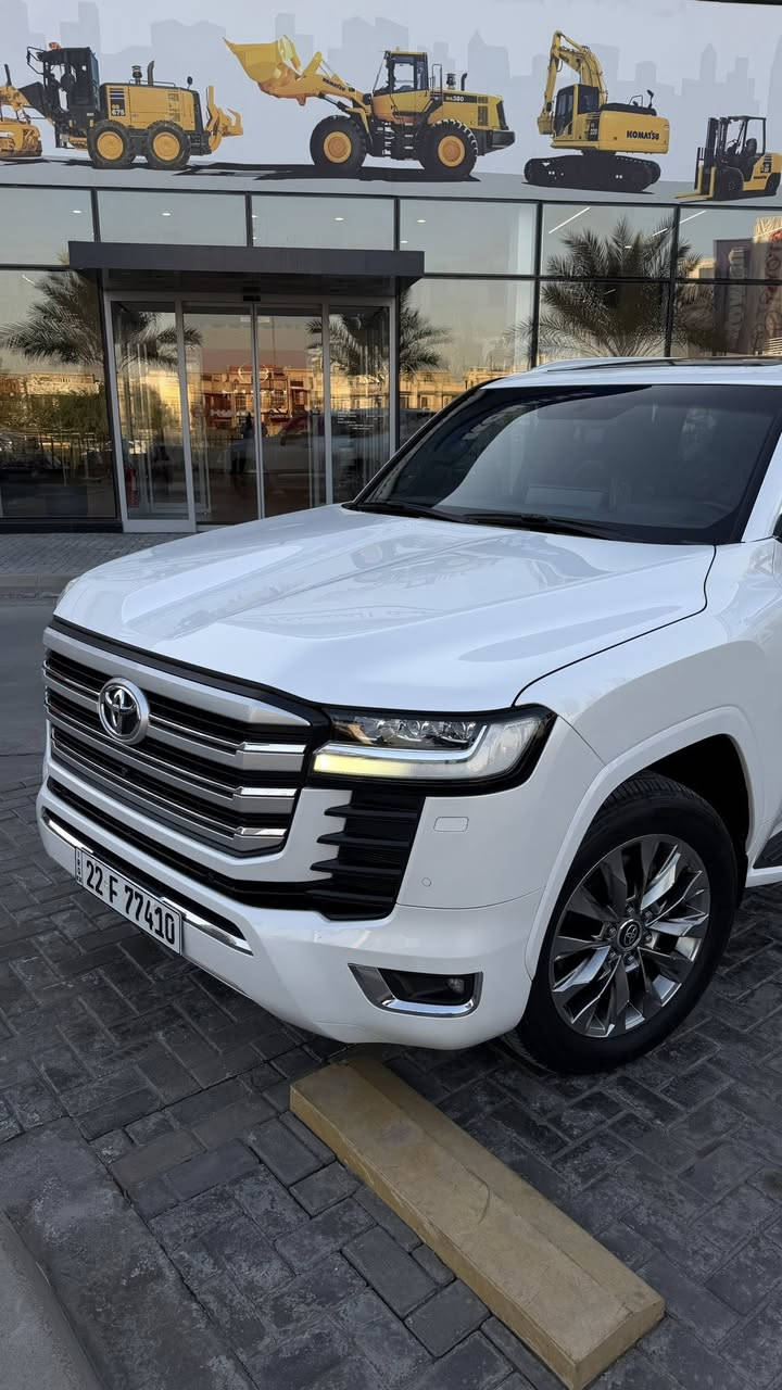 السلام عليكم 
لاندكروز 2022 VXR
VXR توين تيربو
رقم اربيل وبيها كتاب تضليل رسمي من المرور 
فول الفول للاخير
ماشية 44 الف  
محرك 3500 توين تيربو
سلايد 
5 كامرات 360
كشنات جلد احمر واسود
كشنات تدفئه وتبريد امامي وخلفي
خزن ميموري 3 وضعيات 
رادارات 
داتا شو 
3 شاشات
سماعات ماركة JBL
شاحن لاسلكي
3وضعيات قيادة 
اشاره لكزز امامي وخلفي
هاند بريك دكمه + اوتو هولد
حساسات امامي وخلفي
زراك لايت
ستيرن كهرباء
وبيها بعد هواي مواصفات ممذكوره
مكفولة كفالة عامة مغلفة PPF سابقاً 
سعر السيارة 730 ورقة 
مكان السيارة بغداد المنصور 
للاستفسار ***********
