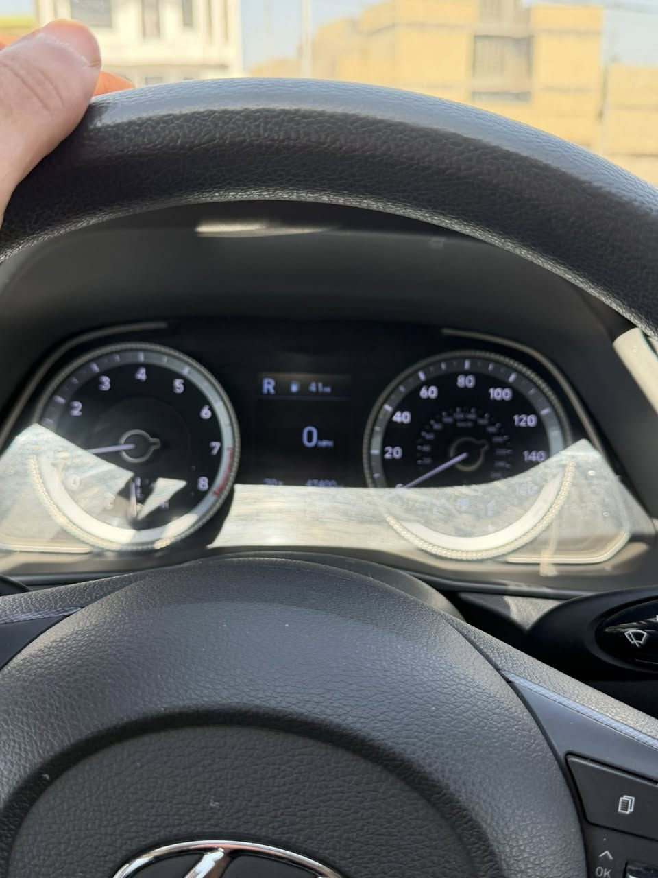 للبيع سيارة سوناتا 2020 أمريكي، مواصفات عاليه، المسافة المقطوعة حالياً 75 ألف كم. السيارة حادث سرقة بابين بأمريكا، لكن تم استبدال القطع بأصلية.   عنوان ديوانيه المالك الشرعي أيضاً في الديوانية. للاستفسار أو التواصل، الرقم ***********
السعر 148
مواوس ممكن 
شرط ولاكلوب مايشتغل  السياره كبس ع شركه وبالعافيه الي ياخذها
