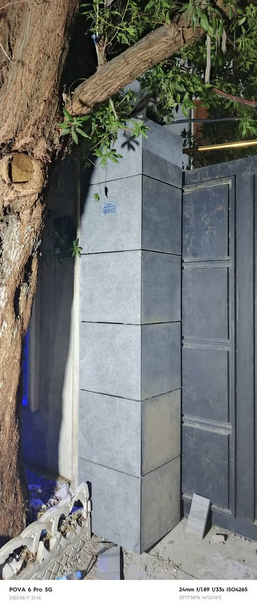 السلام عليكم
حدادة وتغليف الواجهات 
بورسلين
فرونتك 
كيرتن وول 
***********
هذا جزء من اعمالنه

