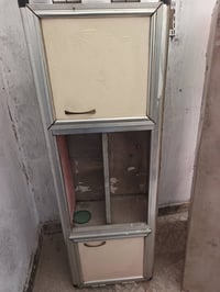 للبيع • قطعة وحدة • دواليب