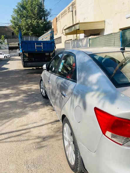 سلام عليكم لبيع كيا سيراتو م ٢٠١١ خليجي مكينه ١٦٠٠ سياره سلمانيه  بسمي رقم نكليزي هزه جديده سياره منقصها اي شي تراي كير مكينه صدر تبريد خير من لله ع فحص بيها جملغ خلفي نصه مصبوغ فقط باقي مكفول مكان بغداد الحريه مكلف بلنشر 
للتواصل ‏‪***********‬‏
