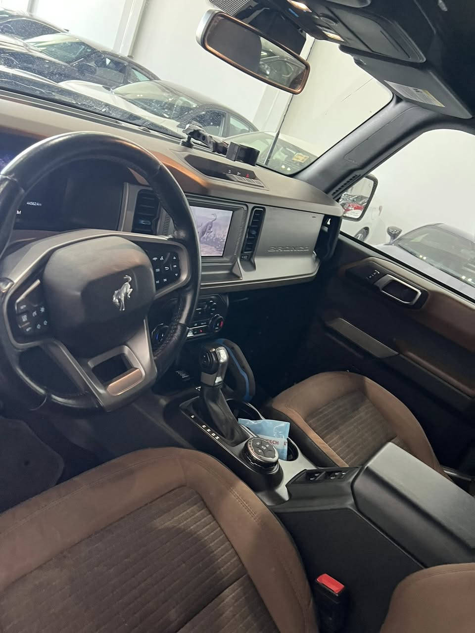 رد برانكو قوه متانه شركه فورد🇺🇸🚗
موديل 2022 لون مميييز 
فور ويل ٤ توربو 2.3 اقتصادي قوي 
مودات قياده 
تحديد مسارات ٣دكم 
تايرات ويل رابتر حادث خفيف 
داخل لونين برتقالي 
ماشيه ٤٠ ميل مكان سياره اربيل 
للاتصال *********** السعررررررر٢٦٠$

