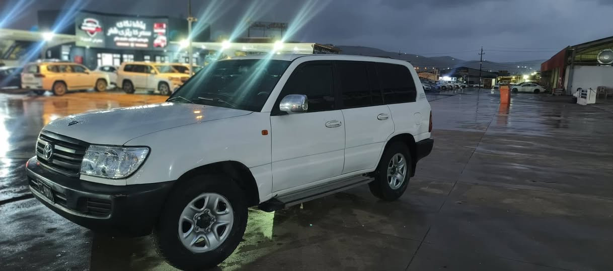 مۆنیکا ٢٠٠٤ شوڕتەی
تۆماتیک ئیسرات خاس 
فول عادی
داشبڵ بەرز 
شاشە ئایپاد
ساغە وەرگەڕاو نیە 
سەیارەکە جایزە
بەشەرتی ئەوەی ماڵی کەس نەبی و کیشەی یاسای نەبی
سەیارەکە لە سلیمانیە
نرخی (٧٧)گەڵاو معامەلەیەکی برایانە 
(ژمارەی موبایل (***********
