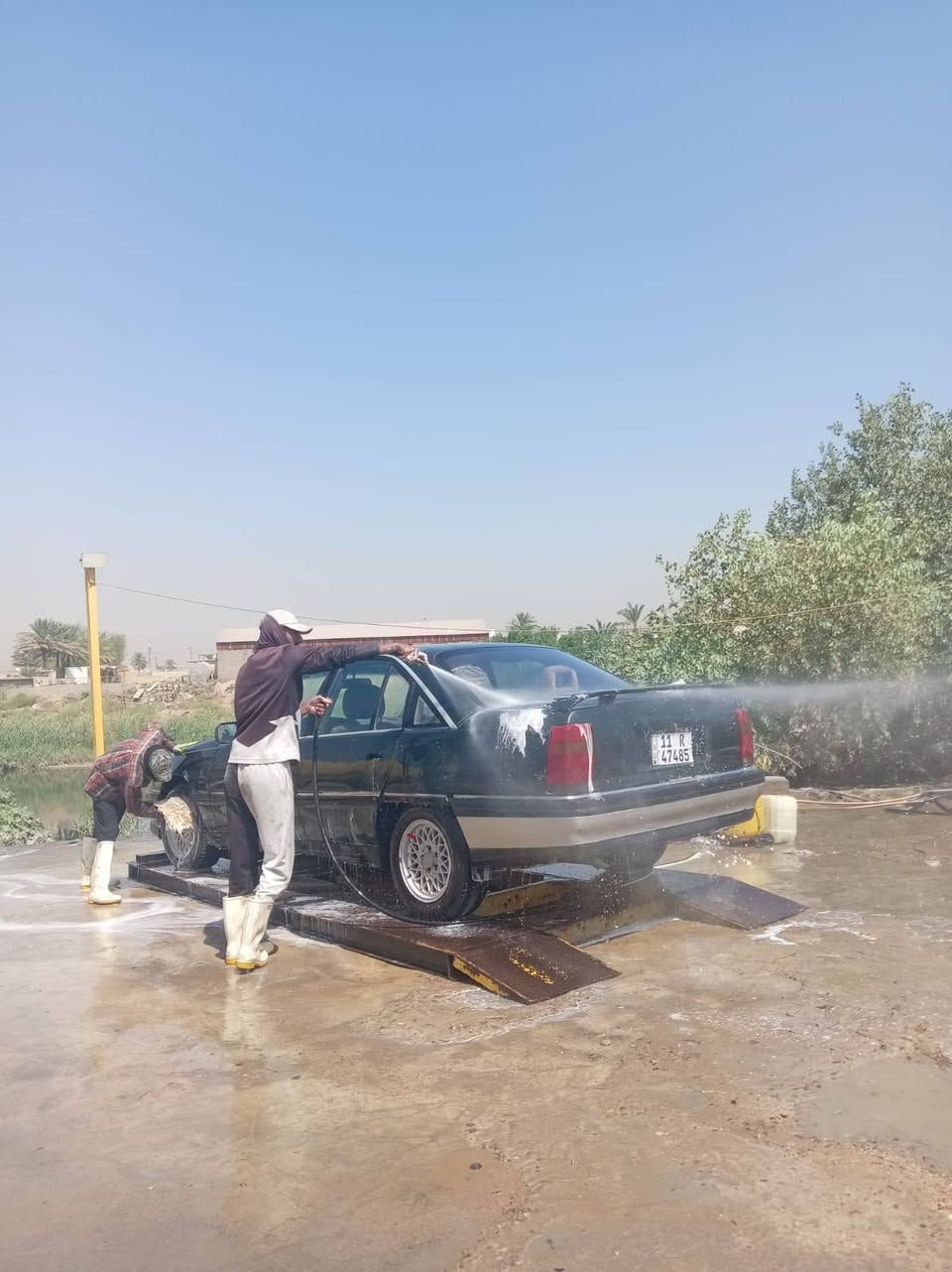 لبيع موديل 92 كير عادي سعر 24رقم بغداد مكان سياره بغداد جسر ديالى ***********
