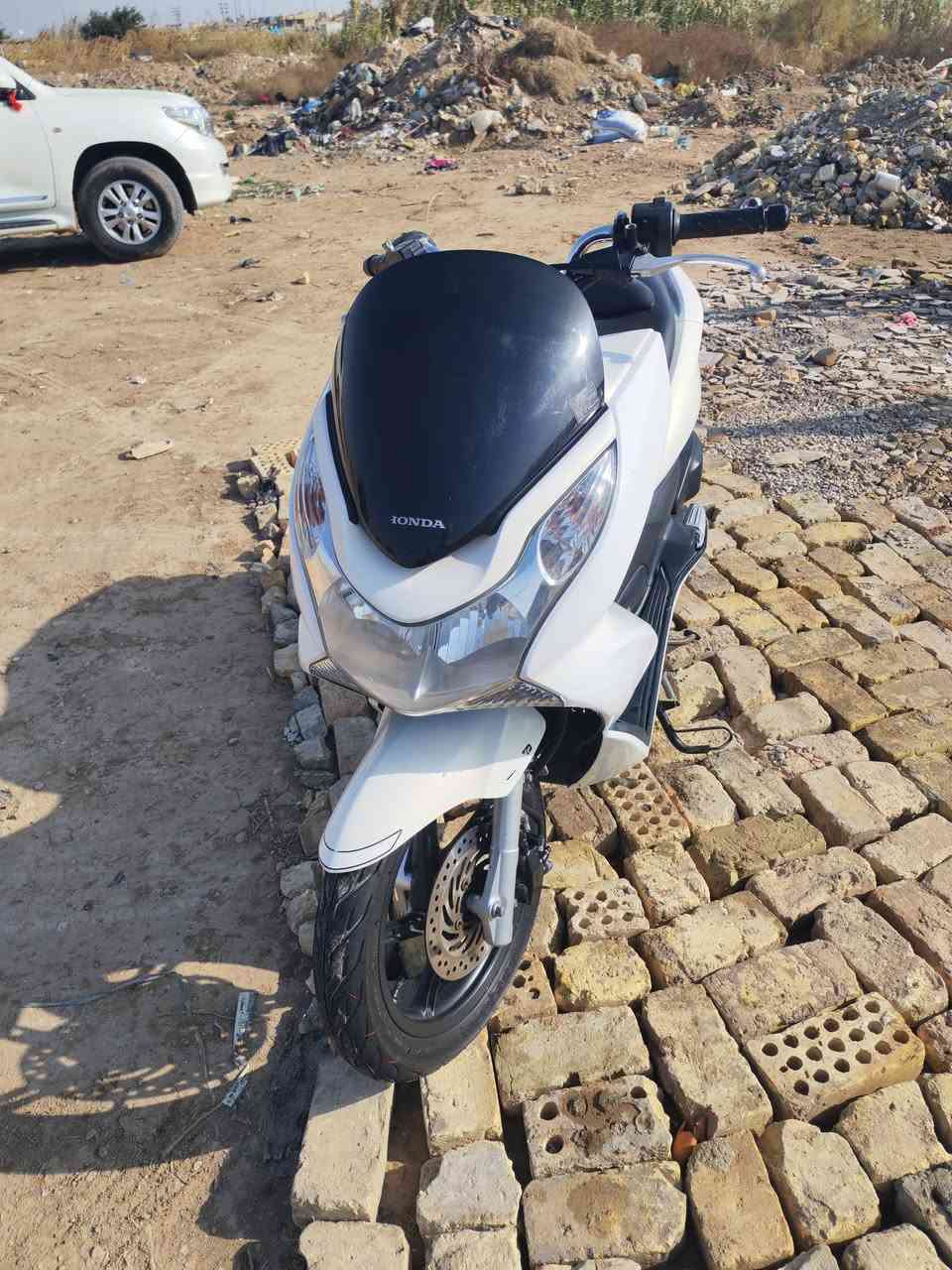 السلام عليكم بي سي اكس للبيع دراجه كلش حلوه ومرتبه مال جناي  وضرره شي قليل بل جه اليمنه مايئثر  مكان كوت حي الجهاد اتصل وتدلل    ***********
