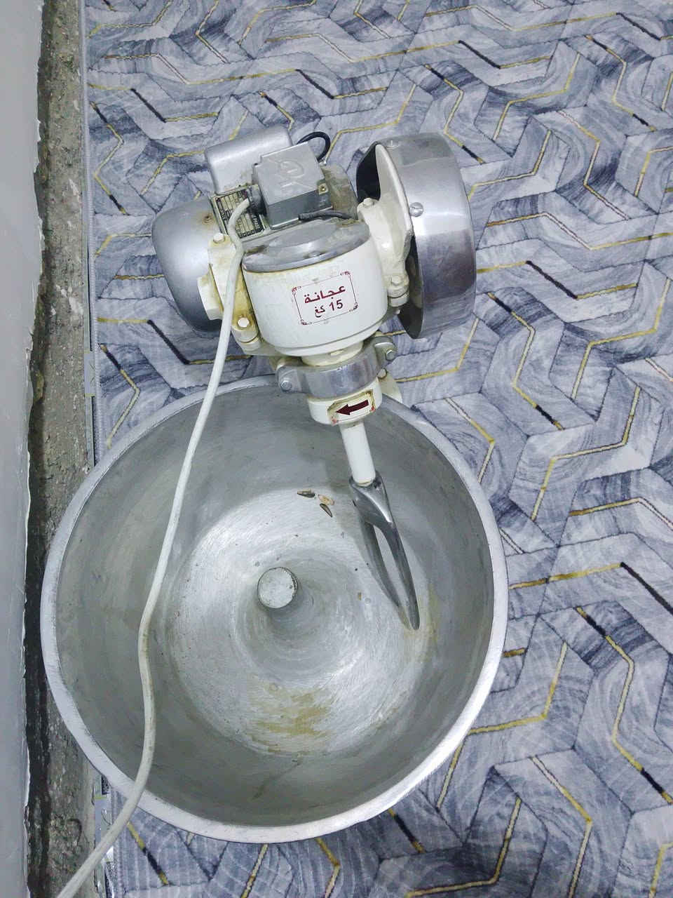 السلام عليكم 

غراض للبيع نظيفات جدا 

شوايه كص 
عجانه سوريه 
فرن طبقي خانه وحده 

***********
***********
