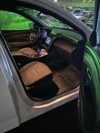 هونداي سانتا كروز للبيع نص فول السياره جديده موديل 2024 بيهه جامله فقط...