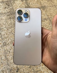 ايقون 16 برو ماكس ذاكره 256 بطاريه 95 جهاز نضيف لوك كله شغال فقط مبدل ...