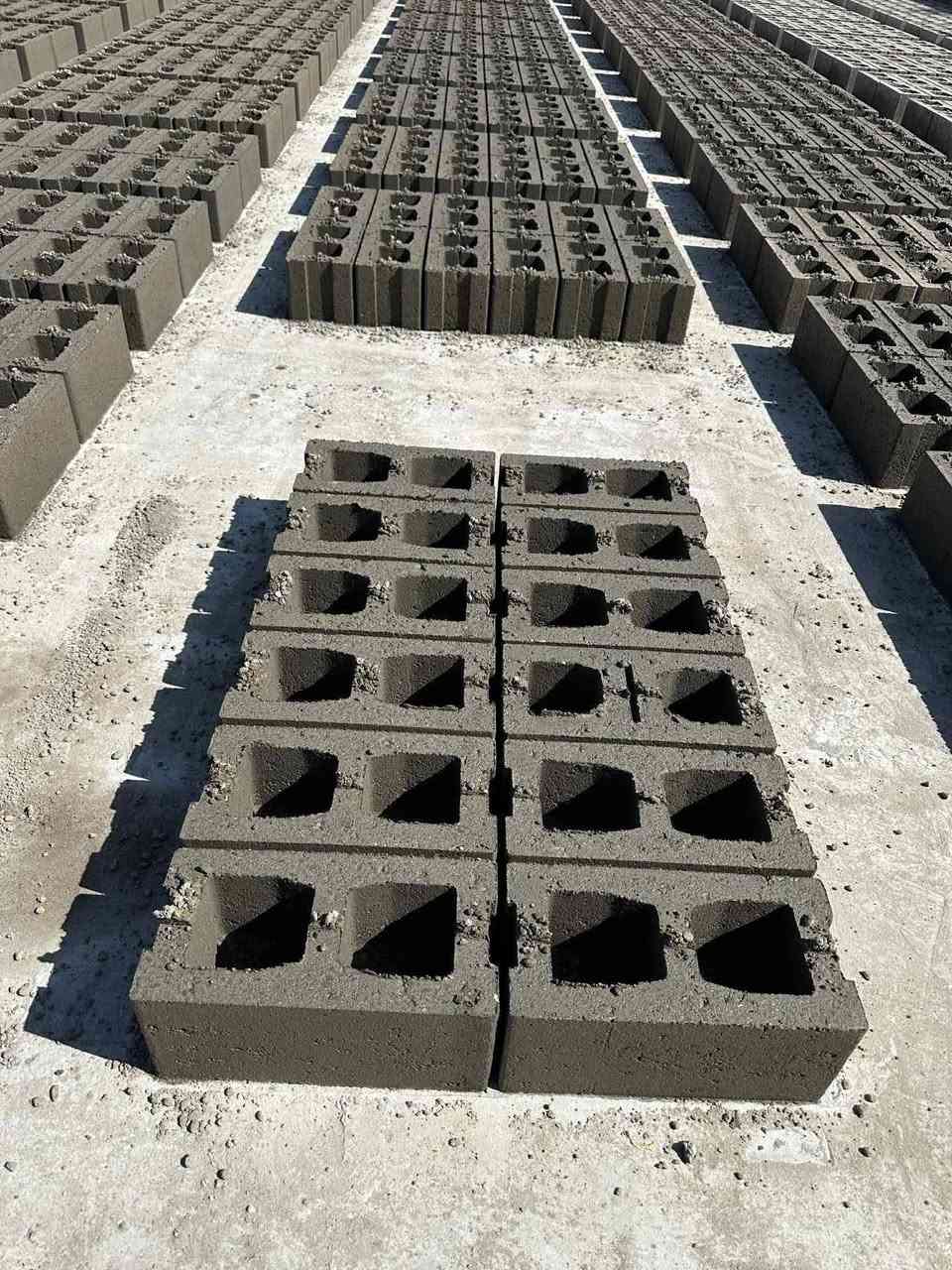 يتوفر لدينا ابلوك ♡ لجميع القياسات بلوك 20قياس درجه اولى كلب ودرجه ثانيه مال سياجات وبلوك مال استاره قياس 12و15 اتصل على رقم الهاتف وتدلل
كورك***********♡ ***********♕
***********♡العنوان الفلوجه الحي الصناعي
