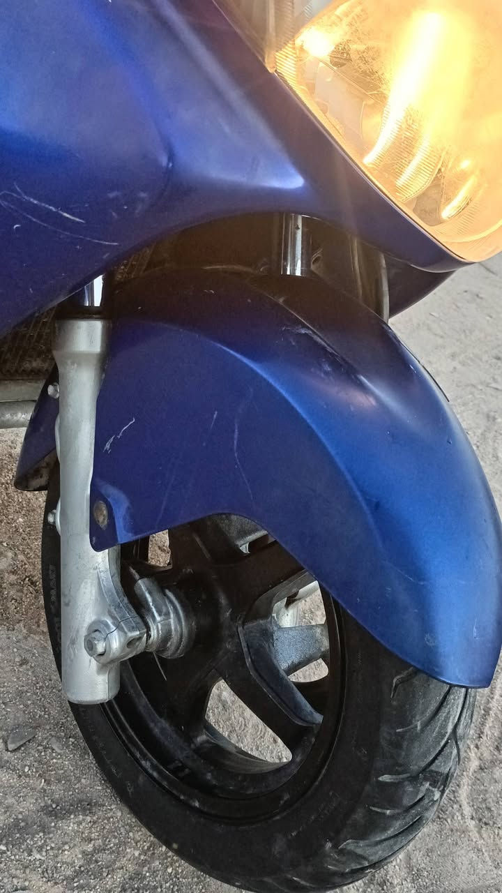 سلام عليكم شباب
مثل ما موضح بالصوره  سكاي ولف 250 سويج وليس بصمه الدراجه المكينه كفاله شرط وكاله برغي ما مبدل او مفتوح بيها الدراجه خير من الله تنطي 140 الى 150 شلعه فول كهربائيّآت كلها شغاله من الطول للطول بيها مال جداحه بس الكفرات تعبانات لان اخوي الصغير طيحها بالغلط بس الكفرات تعبانات اما الباقي كله جديد السعر 800 وبيها مجال 
المكان البصره الزبير 
الرقم ***********
اتصل وتدلل وانا بالخدمه
