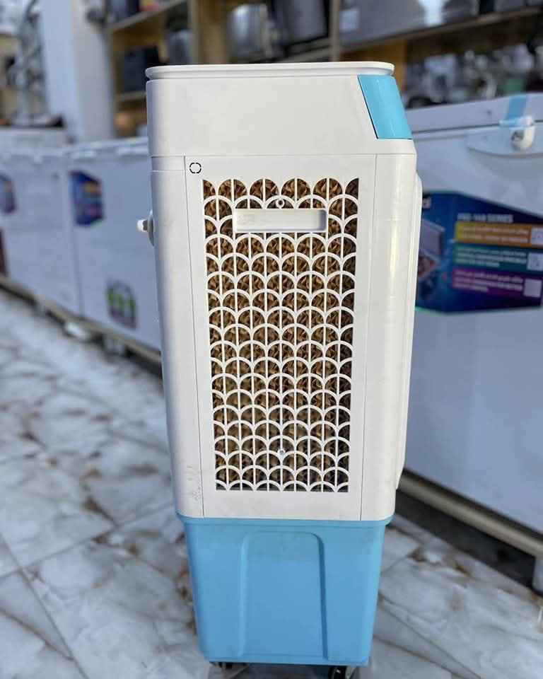 مبردة كونفيرة ماركه اوناكس شركه عالميه بلغنه عن التعريف نظام الشلال بلازمه مانع رطوبه  عجلات متحركة ماطور نحاس متوفر
ارتفاع متر 
العرض 50 سانتيم
3سرعه الماطور نحاس
السعر 100الف توصيل مجاني بغداد, العراق


**إذا كنت صاحب هذا الإعلان وتريد حذفه لأي سبب، رجاءا أرسل رسالة إلى الدعم الفني**