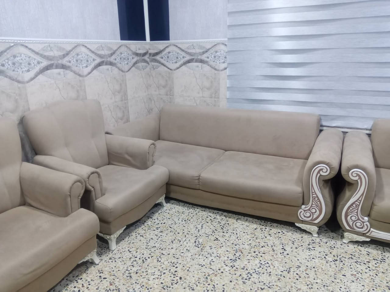 طخم قنفات للبيع
فصال تركي ونظيف 
الطول 6متر+مقعدين صقار ال سعر125وبيهن مجال 
الرقم***********
