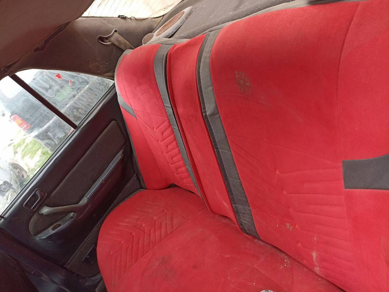 هونداي سوناتا موديل 92 محرك 6 .3000 كير اوتوماتيك  مصبوغة عام طخم جديد حدادية جديدة اربع تايرات جدد وويل كب  السيارة نصبته حلوه تدفئه وتبريد ناقصها غاز اربع جامات  كهرب ،شرط المحرك رقم الماني شرط التحويل السيارة بالواقع احلى من الصور  السعر 22
للاتصال ***********
