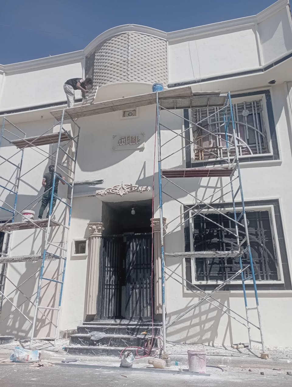 خلفة البخ سمنت جص بورك واجهات كوبلا تقطيع وجهات حسب الطلب مع وجود كادر باسعار مناسبة ***********
