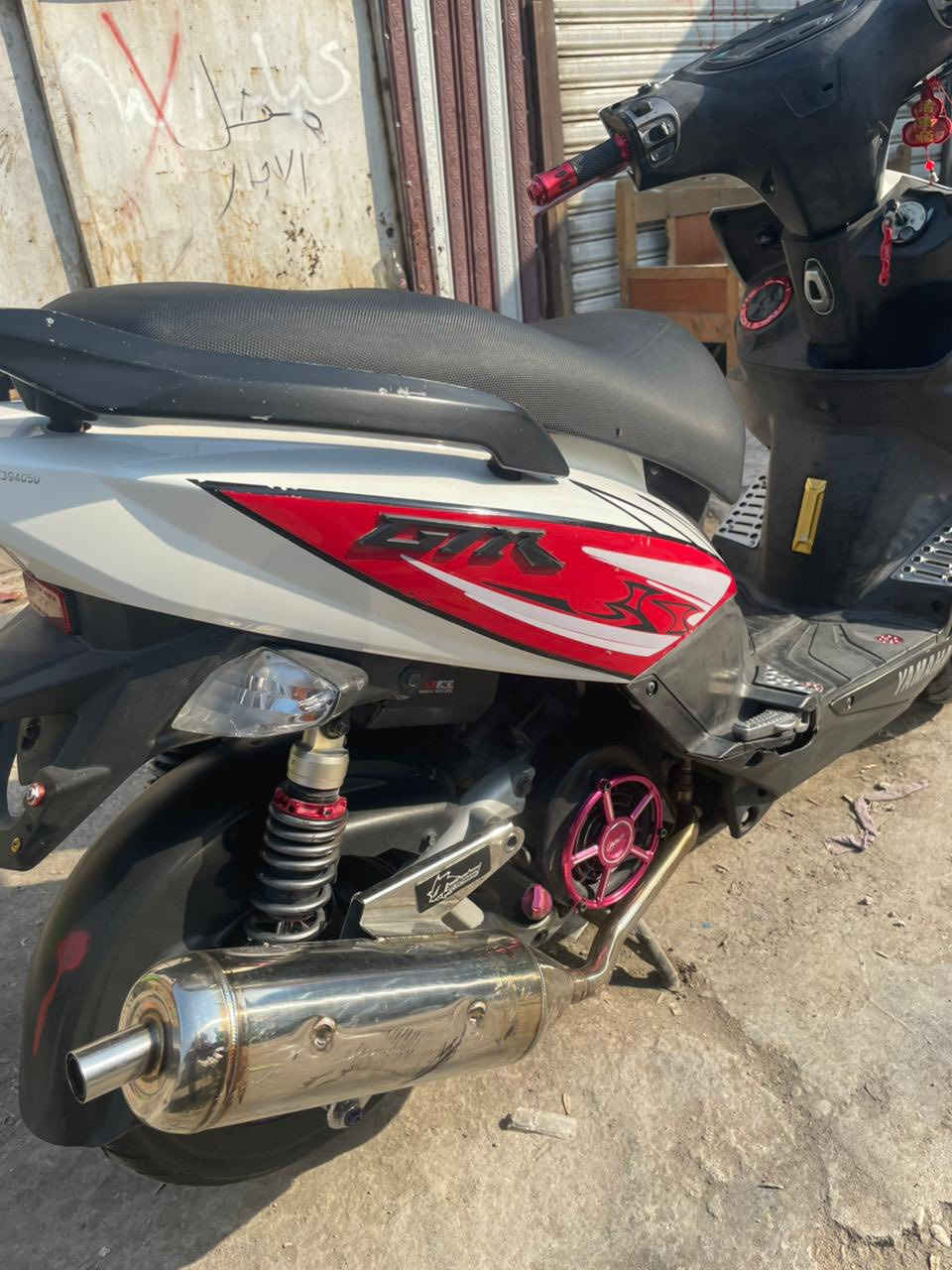 السلام عليكم
جي تي ار للبيع الدراجه فول تزويد من كلشي مزوده الصور ضالمه الدراجه مكينه بلاد لو ما محتاج ما أبيع الله شاهد الدراجه مال صالهه شهرين من نازله بل عافيه الي تصير من نصيبه احلا جي تي ار من نصبه من تزويد من شلعه و معدل السعر 1500 مكاني بغداد ***********
