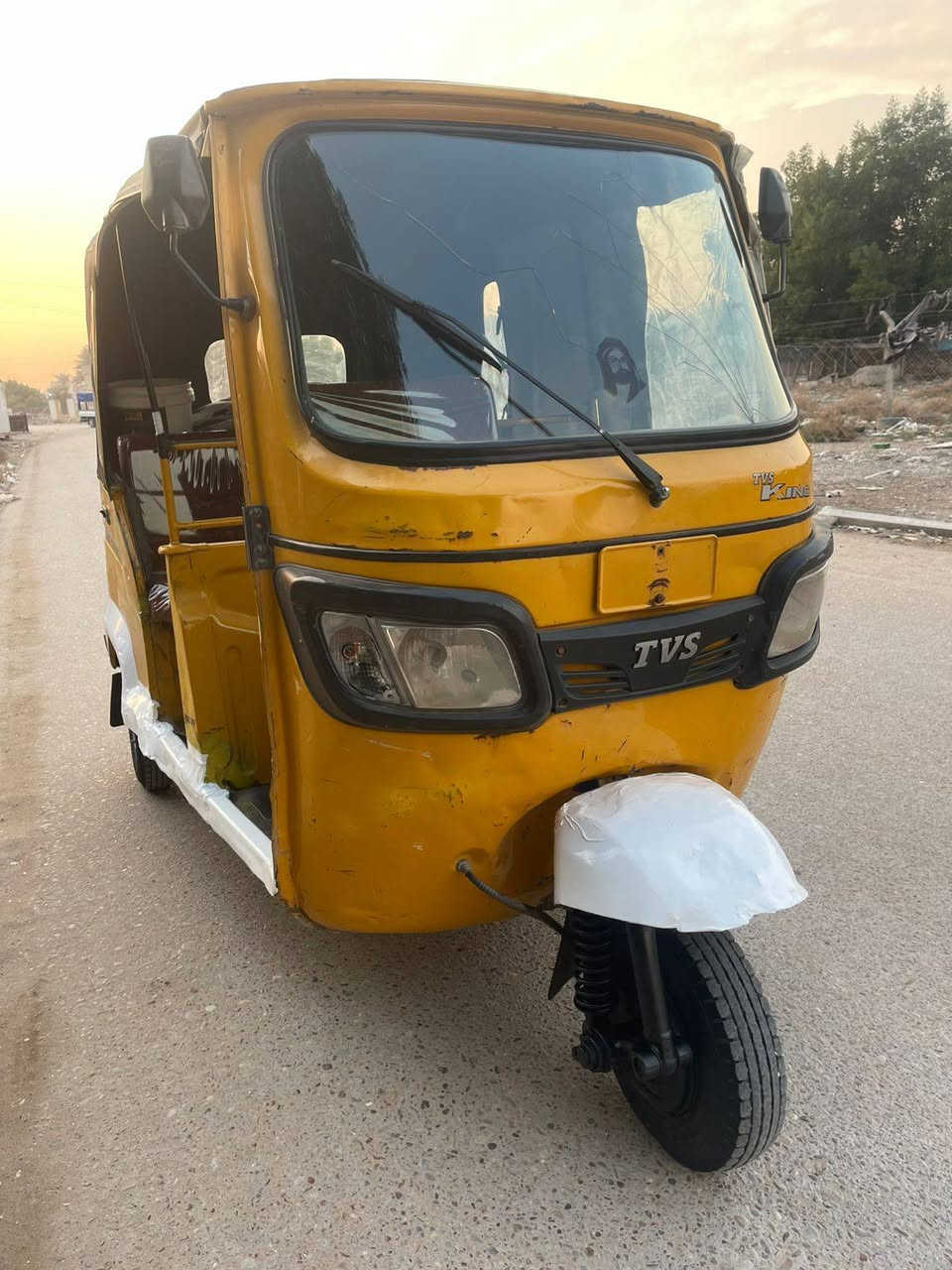 سلام عليكم تي في اس للبيع موديل 2020مكينه جديده صار شهر من مسويها كله جديد وكلجات جدد قمجياات جدد دبلات جدد تخم تاير تخم ويل تاير جبلي الاصلي اربعه دوشمه جديد البارحه سويتها نقص بيها بس  كهرباء جوه الستيرن ابو الكهرباءيات يسويها ب٥٠ بس جادر جديد قبل سبوع شاده جلهه جديد  تخم درايم شفتات تخم لقم تخم لاستيك كله جدد وبيها خياس شويه يم الدوسه اليمنه تحويل ثاني يوم اوراق اصوليه مال شركه عنوان الامين الثانيه قرب شارع المركز ***********    سعر 3:وربع وبيهاا مجال للطيبين
