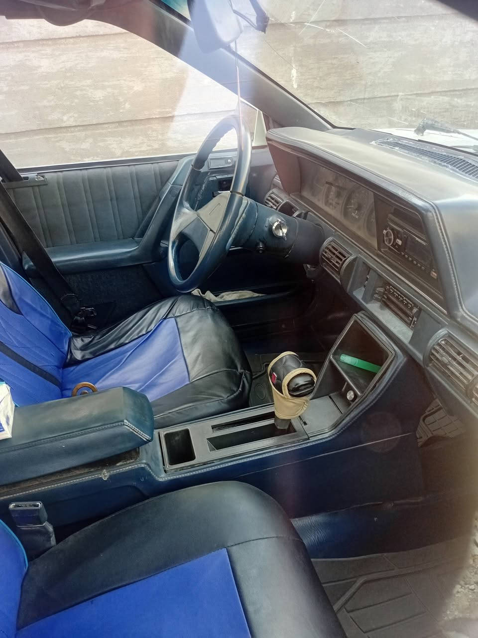 السلام عليكم السياره بلاديه لا صبغ و لا تبديل كير ومحرك نظيف  السعر ٤٢ او بي مجال *********** 
***********
