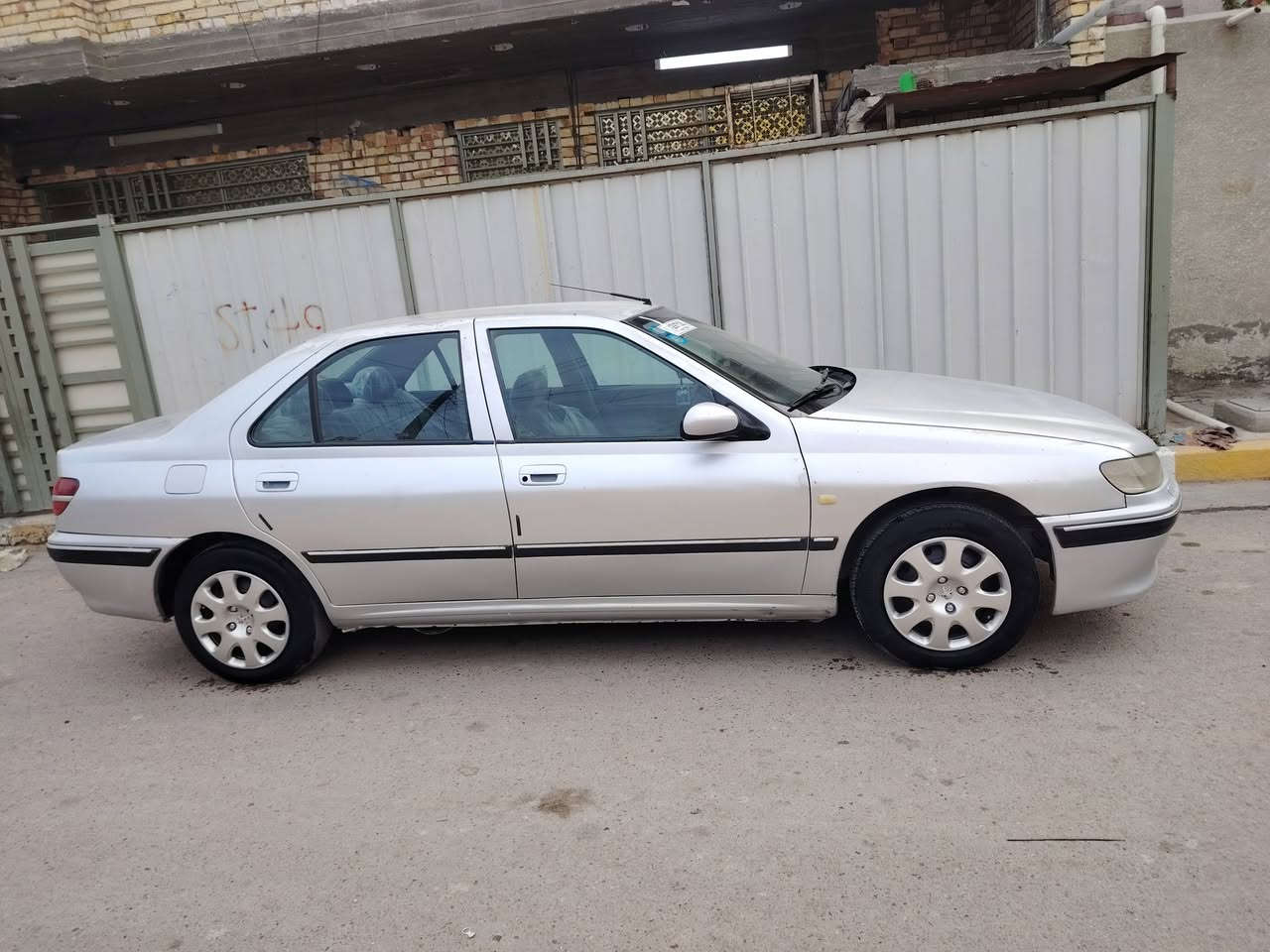 السلام عليكم للبيع بيجو فرنسي 406 موديل ٢٠٠١ رقم دولي بسمي سيارة جاهزة خير من الله تخم تاير حدادية جديدة كهربائيت كلهة شغالة سيارة جاهزة وين ما يعجبك توكل شاشة سنت لوك سيارة بلادية مابيهة صبغ السعر ٤٧ وبيهة مجال قليل حك الجية مكاني بغداد الحسينية التواصل علة الرقم ***********
