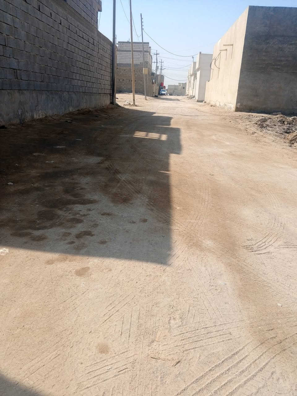 سلام عليكم متوفر قطعة أرض مساحة 150 متر طابو عراقي زراعي العنوان ابو الخصيب حمدان البز قرب جامع فاطمة سعر 24 بيهة مجال تصال على هذا الرقم بي واساب ***********
