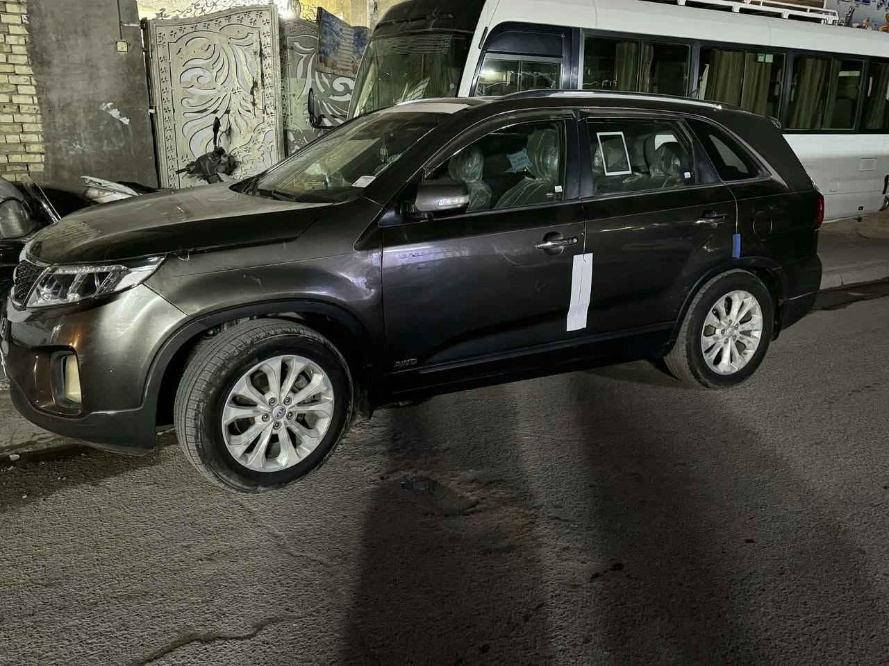 السلام عليم عليكم كيا سورنتو 2014 رقم نكليزي بغداد سنويه وجديده بسمه للبيع سياره  امريكي مابيها حادث سونار مرفق بصور  ميكانيك كفاله اني مكلف بنشر  السعر 160 للاتصال ع رقم *********** مكان بغداد
