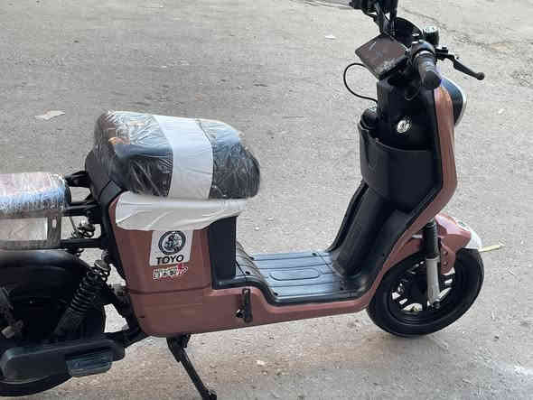 السلام عليكم دراجة ريان  R10 
2025 
5بطاريات جدد
بصمه تشغيل عن بعد 
دبل اشاره 
لايت عالي ناصي 
منفذ يوسبي 
بيها نظام R
السعر 350  وبيها مجال 
العنوان بغداد بلديات 
الرقم ***********
