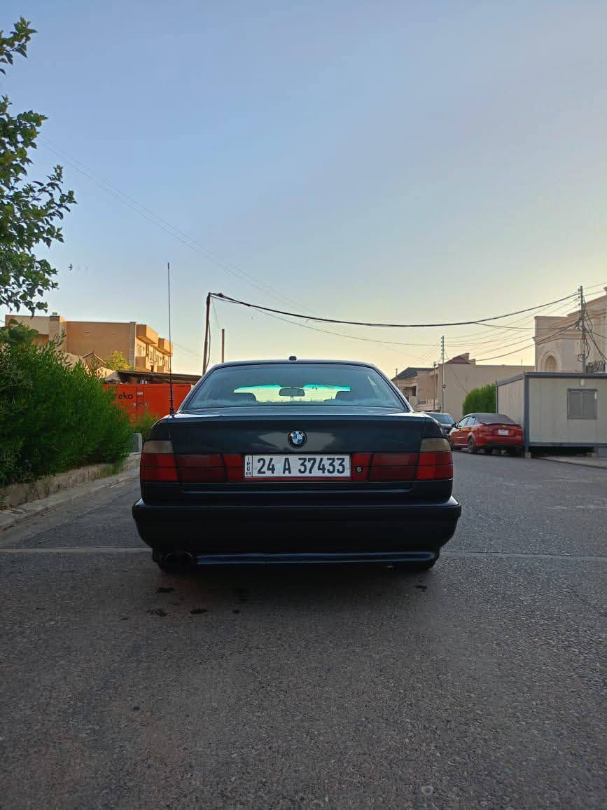 سلام عليكم bmw موديل 1994 525 بيلادي توماتيك رقم دهوك جديد بسمي 
 سنوية الى شهر6/ 2030
هزة الى شهر2026/7
 جمات كهربائي دابل برشوت
. تبريد مركزي ثاج
طقم تيرات جددد
السيارة عام جملية 
داخل جلد كلش نضيف
شاشة ايباد 
بيها طربة خفيفا باب السيق كلش خفيفة عنوان اربيل أربيل, العراق


**إذا كنت صاحب هذا الإعلان وتريد حذفه لأي سبب، رجاءا أرسل رسالة إلى الدعم الفني**
