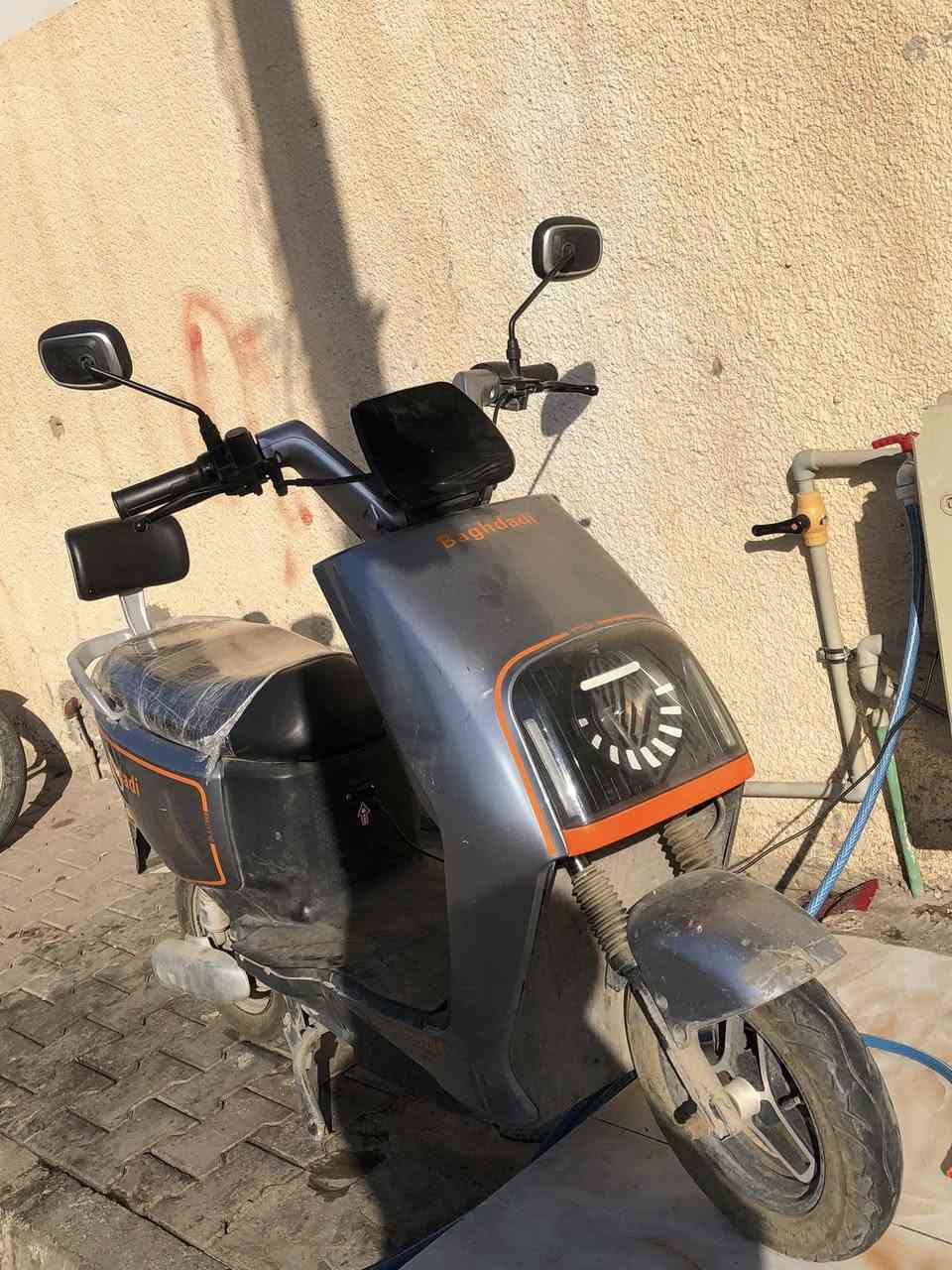 سلام عليكم 
للبيع ماطور شحن وبسعر 450 الف يحتاج فقط الى تغير البطارية اما غير ذلك لايحتاج كل الادوات شغالة من بريك الى هورن ولايت وكذلك البك 

وبي مجال للطيبين ان شاء الله 
الي يريد يتفضل للخاص


**إذا كنت صاحب هذا الإعلان وتريد حذفه لأي سبب، رجاءا أرسل رسالة إلى الدعم الفني**
