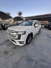لاندكروزر لمتد • ٢٠٢٣ • ١٨ الف