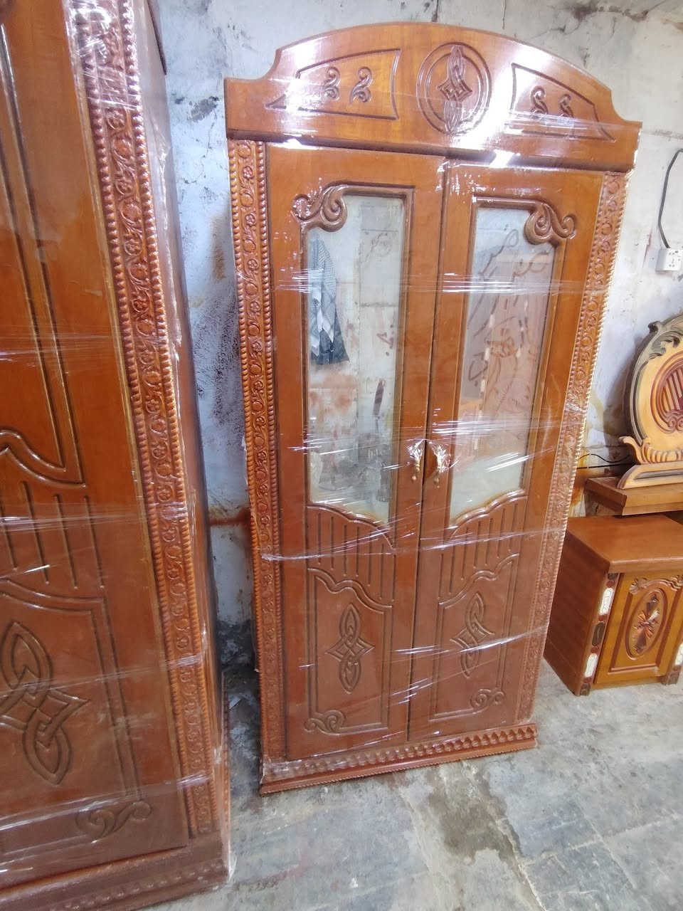 غرفه للبيع بسعر مناسب ٥٠٠ وبيه مجال ناصريه مركز *********** وتساب
