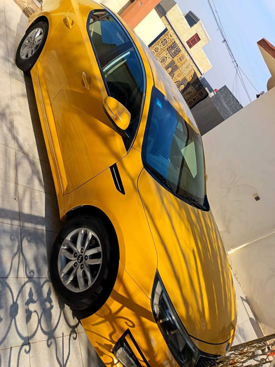 كيا اوبتما للبيع موديل 2016 خليجي رقم بغداد بيه طخه يم قبق لبنزين الباقي كفاله عامه مكينه كير حداديه تخم تاير سياره جديد مامشتغله على خط ابد جوال السعر 155 وبيه مجال قليل شراي اتصل ***********
