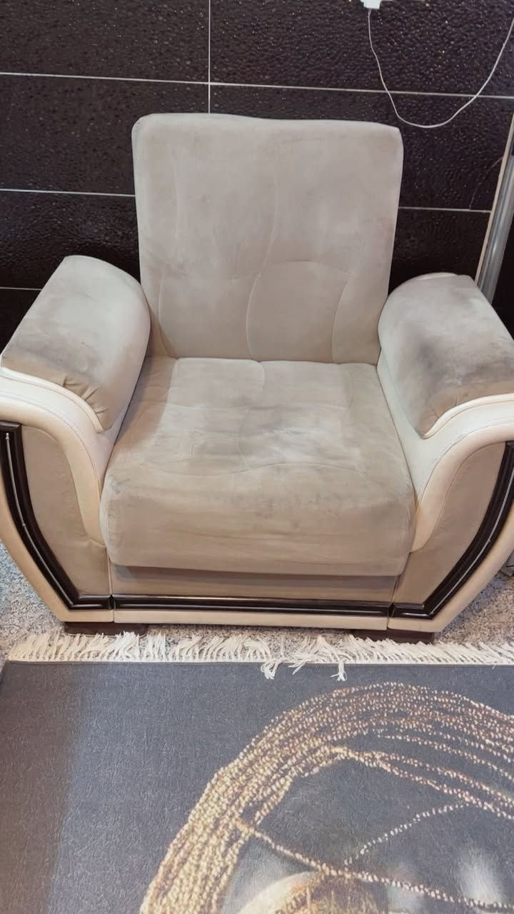 للبيع قنفات 6 مقاعد مع الطبلات 4 طبلات
بسعر 450 الف 

كاونتر ارتفاع مترتين و 70 و العرض 4 امتار مع طباخ وفرن كامل بسعر 750 الف 

كاونتر بابين متر مربع 150 

العنوان بغداد حي القاهرة قرب التانكي 
*********** حيدر
