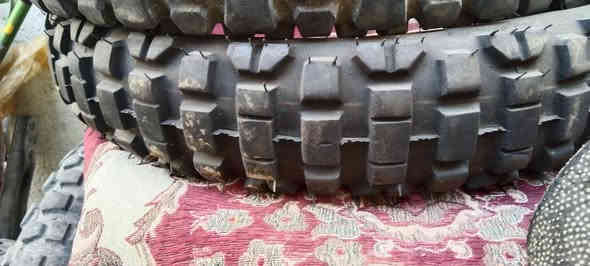 تايرات قفاز ياباني 
حجم 21 و18 و19 
جيوب 
وياله حجم 21 و18 17 
سيم ويل حجم 21 و18 17 
دبلات امامي كلجات 200 سازوكي 
تانكي دسكات 
بطيخه 
خرج حياكه شغل درجه أولى 
المكان ميسان توصيل موجود جميع المحافظات 
*********** واتساب
