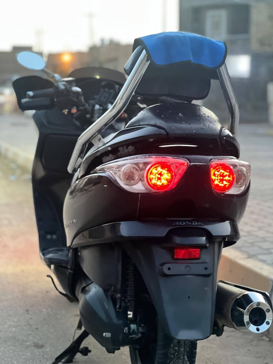 فورزه 09 دراجه نضيفه مامفتوحه شرط
مواصفاتها 
أربع وضعيات قياده 
كير ٧ نمر 
Abs 
كامره 
شاحن موبايل 
تدفئة يدات 
عدسات لد 
منظومة زنون 
سايد بريك 
كلوب جنطه 
وبيها تزويدات سبايدر ومرايات وواقيات يدات 
للاستفسار *********** وبالخدمه
