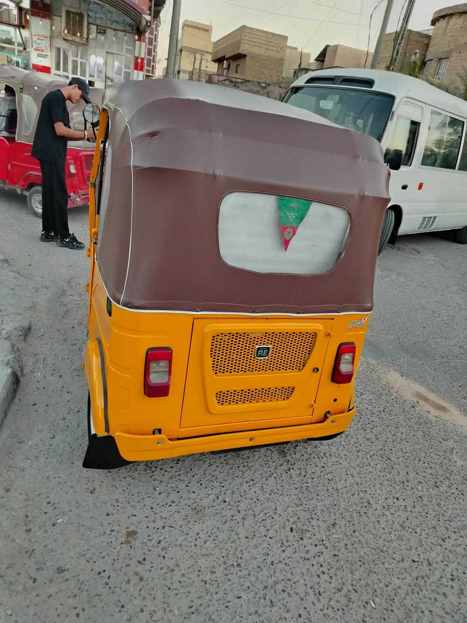 سلام عليكم تكتك للبيع كفاله من ضربه ولصبغ ولتنقيص تكتك علا وضع الرمبا مكاني بغداد الشعله شراي يتصل او وتساب ***********
