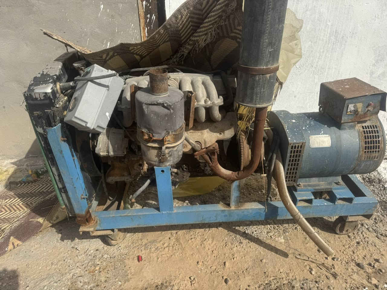 ‏مولدات اثنين شغالات للبيع صرت أبي الحين لأكون عندي بناء بسعر مناسب جدا خبروني على هذا الرقم ***********
