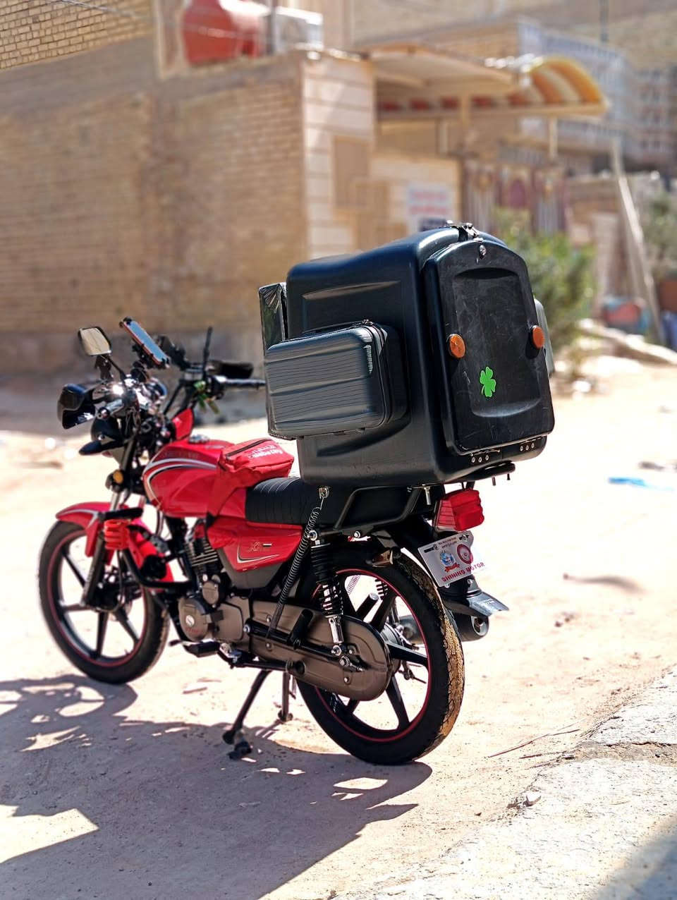 سلام عليكم شاينك للبيع مكينه150ماشيه8000صرله3أشهر منطلعه من الوكيل أوراق أصوليه مشروع وطني كبل ترقم دراجه نضيفه مكينه ناعمه مالجناي وترايك الكربله ماشلع منعده شي علا هي الحطه أبيع سعر خاص مكاني نجف رقمي***********
