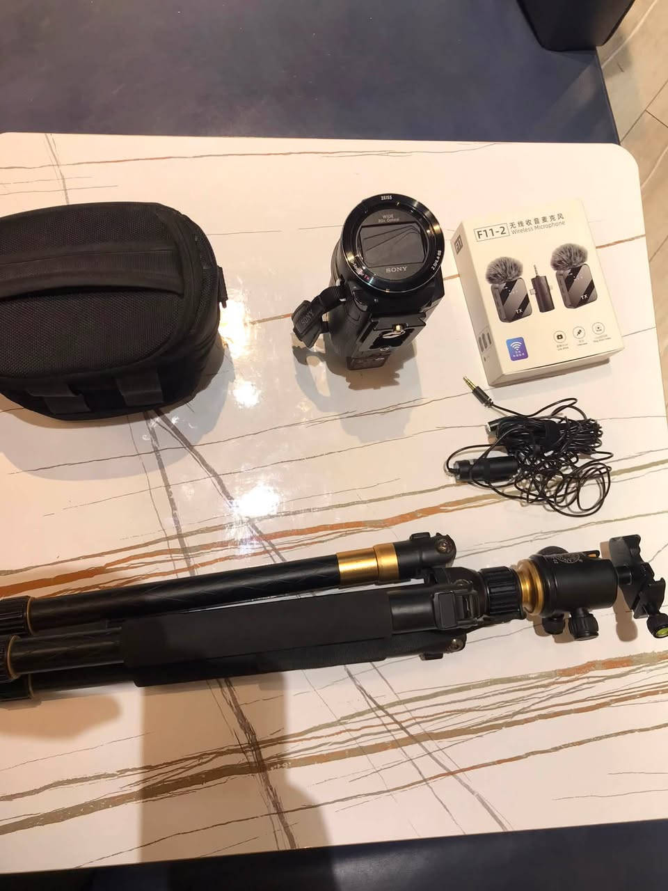 1-كامره هاندي كام للبيع مع اكسسوارات 
2-جهاز مايك F11-2
3-استاند
Sony handycam AXP55
سعر مليون و250 وبي مجال


**إذا كنت صاحب هذا الإعلان وتريد حذفه لأي سبب، رجاءا أرسل رسالة إلى الدعم الفني**