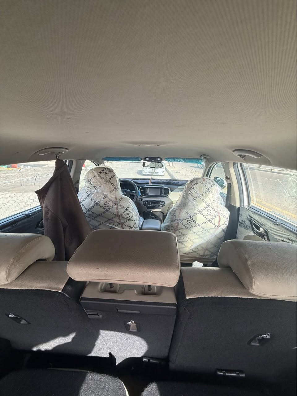 السلام عليكم كيا سورنتو موديل ٢٠١٨ شكل ٢٠ فول مواصفات محرك ٦ بصمه سبعه راكب تبريد ثلاثه قطع مري شفط صندوق كهربائي بصمه ترحيب يعني بيها هواي مواصفات كشن جلد اربيل تريد وكاله او تحويل مكان سياره بلنجف بيها جملغ صبغ نفسه بيها بارد قليل باب صدر سعرها ٢٠٠ 
*********** النجف, العراق
