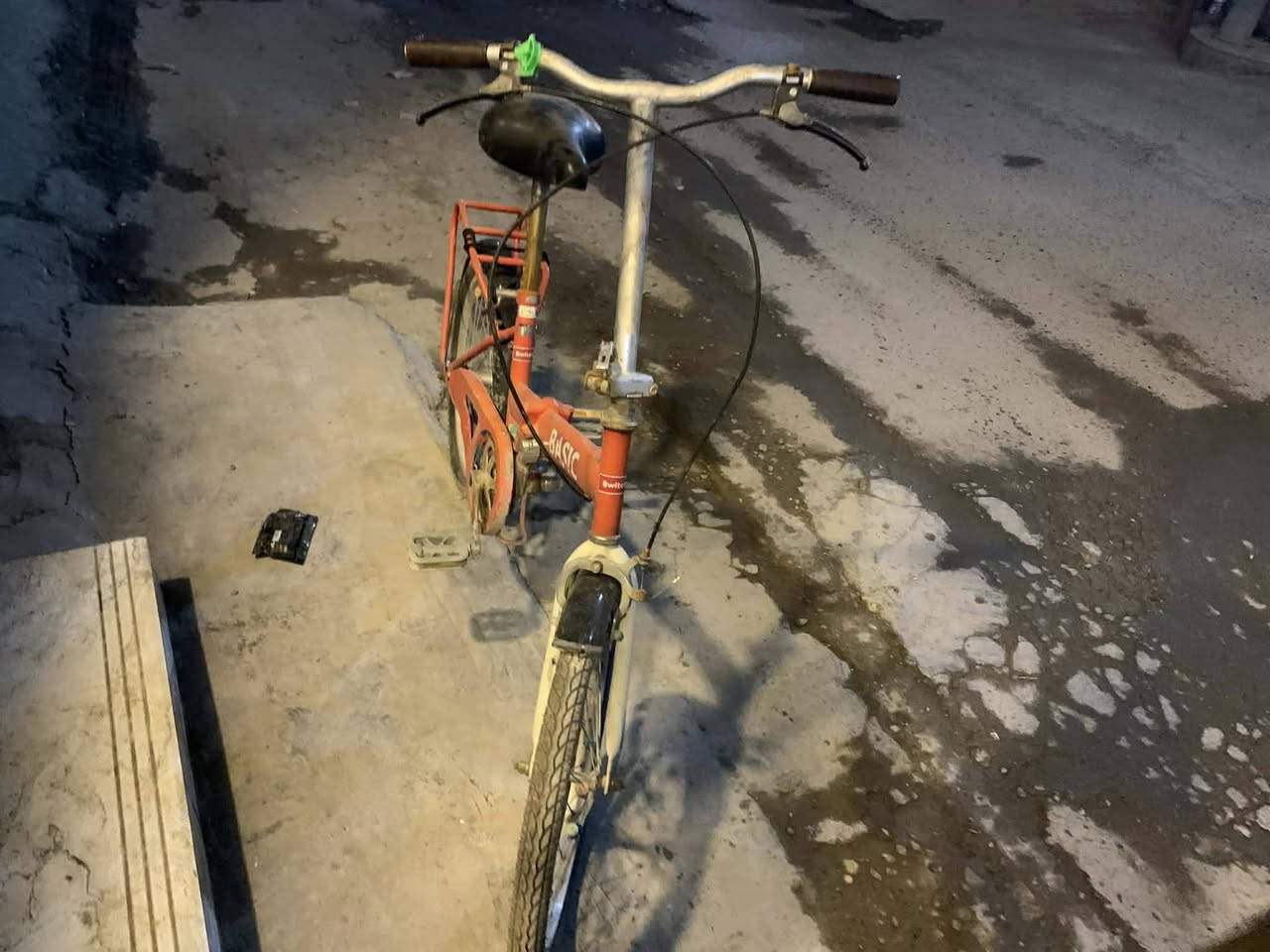 بايسكل يتطبك بايسكل نضيف للبيع نوعيه باله ياباني للبيع وبسعر مناسب متواجد واتساب ***********
