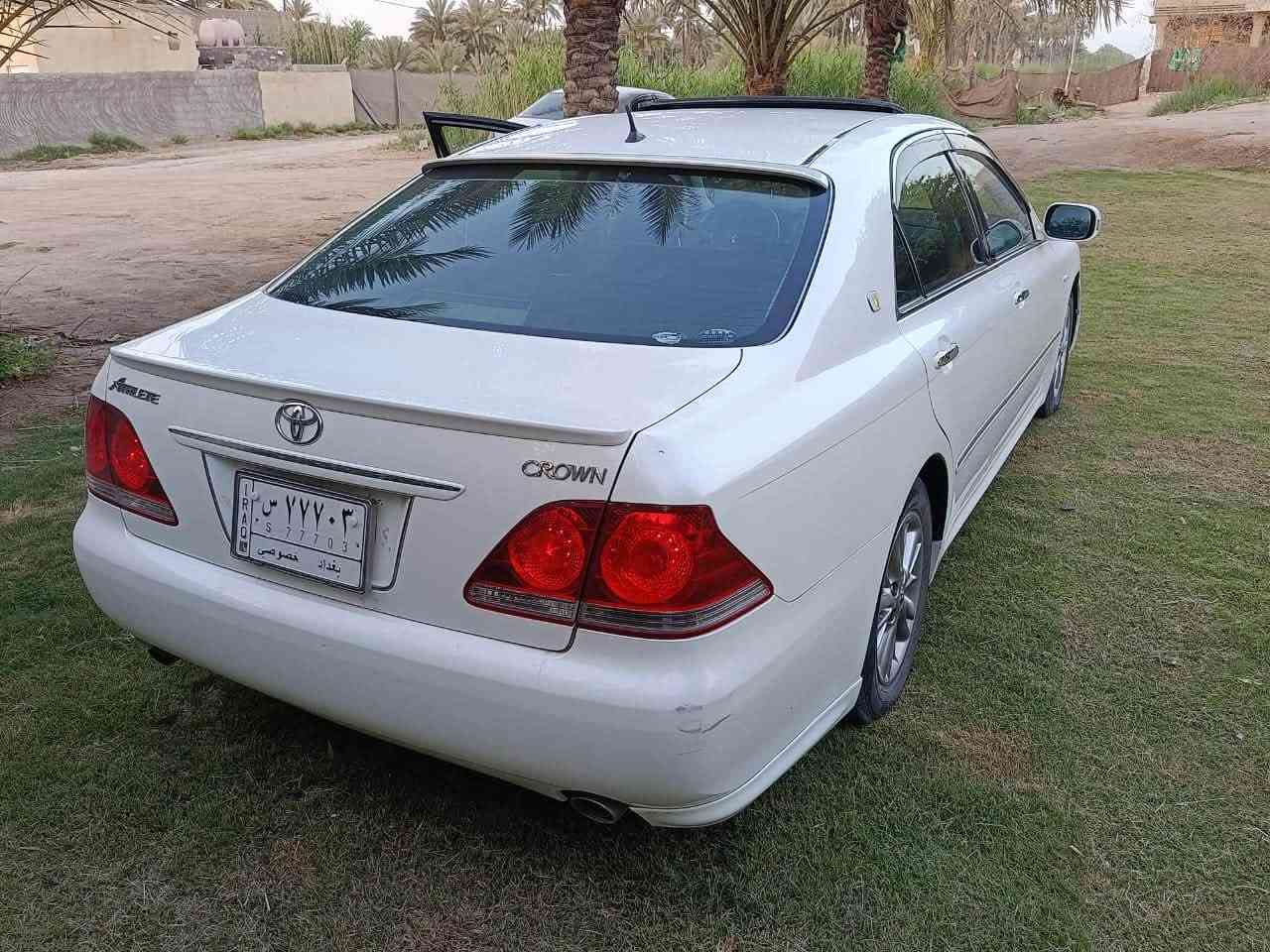 🚗 للبيع: سيارة شاهين موديل 2005
* موديل: 2005
* المواصفات: خير من الله
* قرار: 48
* السعر المطلوب: 
100 ورقة  وبيه مجال للشراي الجاد.

📞 للتواصل:
***********
