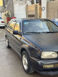 سيارة كولف مديل ١٩٩٤  محرك ٢٠٠٠ كير اوتو رقم بغداد بأسمي  سيارة نظيفة ...