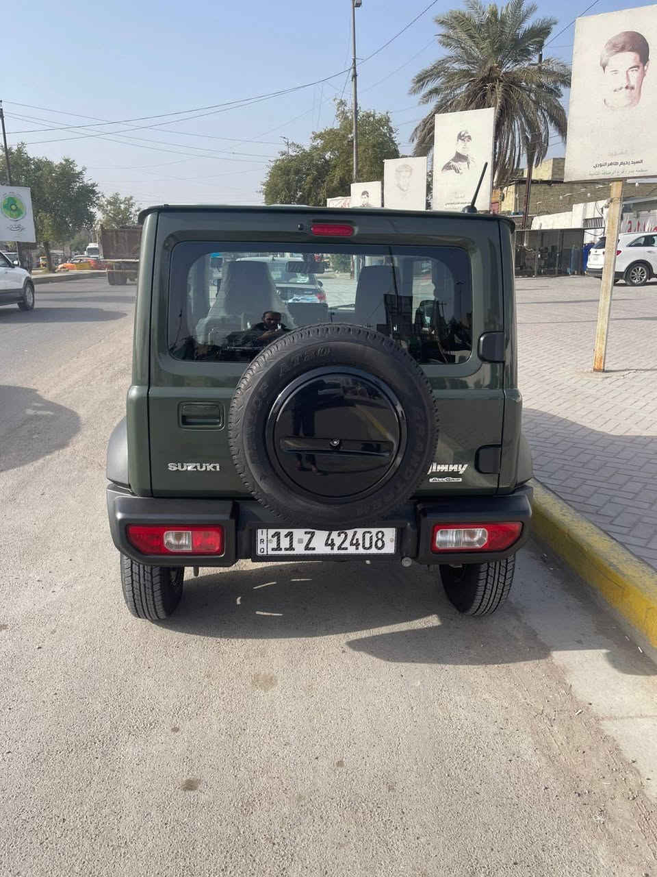 ✨سيارة دفع رباعي ✨ محبوبة البر 💪🏻 والطرق الوعرة
وحش الصحراء والطرق الخارجية 🔥
✨سوزوكي جمني  (Suzuki Jimny)  ✨glx✨
موديل 2025  
كفاله عامة ماشيه قليل جدا 2 الفين  فقط زيرو 
داخل الضمان بحالة الوكالة تمشي 5 الاف تبديل دهن وفلاتر داخل الوكالة مجانآ 
رقم بغداد الانكليزي الجديد تحويل مباشر 
 
لايتات عالي وناصي لدات بلادي 
فول تحكم ستيرن 
4 راكب او 2 راكب تكدر تتحكم بيها 
صعود ونزول منحدرات 
مانع تزحلق 
زراك لايت امامي 
نظام الملاحة
بلوتوث + aux + usb
شاشة اعطال
منفذ شحن  USB

للاستفسار : 
رقم صاحب السيارة 
☎️***********
☎️***********
