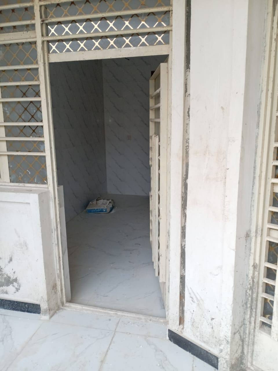 يتوفر لدينا ايجارات الدورة حي دجلة شارع 23شقة الايجار سعر ايجار  250الف.الاستفسار ***********
